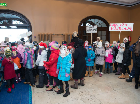 Riigikogu külastasid mardisandid